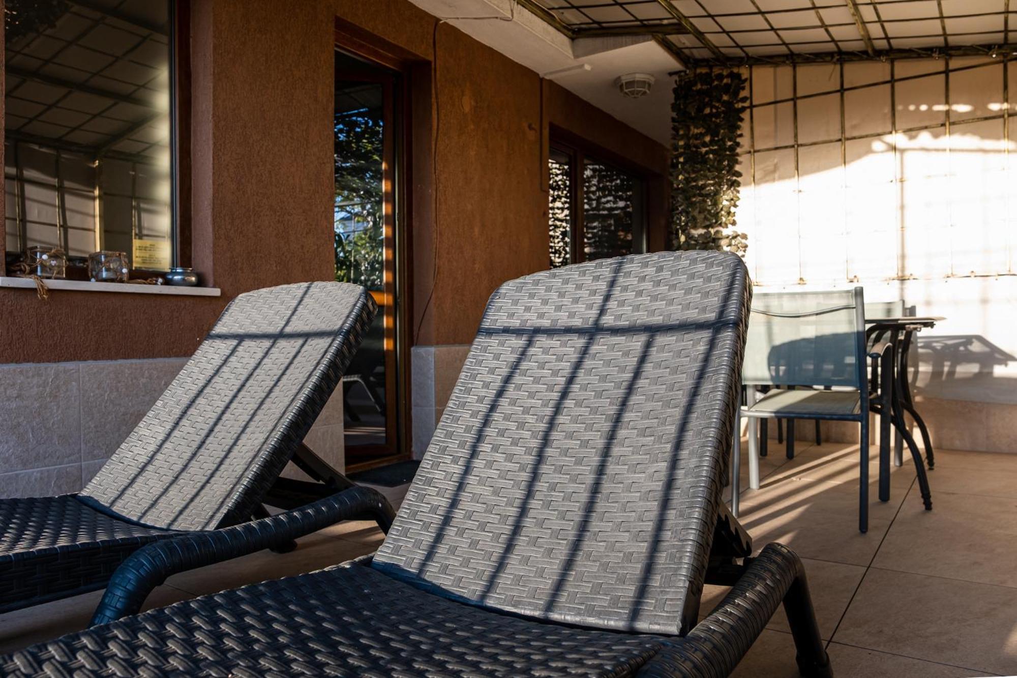Roman Thermae 2Bdrm Sunny Apartment Варна Екстер'єр фото